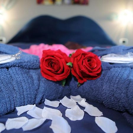 B&B Bellavista Exclusive In Zona Centrale Con Piscina Riscaldata E Jacuzzi Vista Lago Ντεζεντσάνο ντελ Γκάρντα Εξωτερικό φωτογραφία