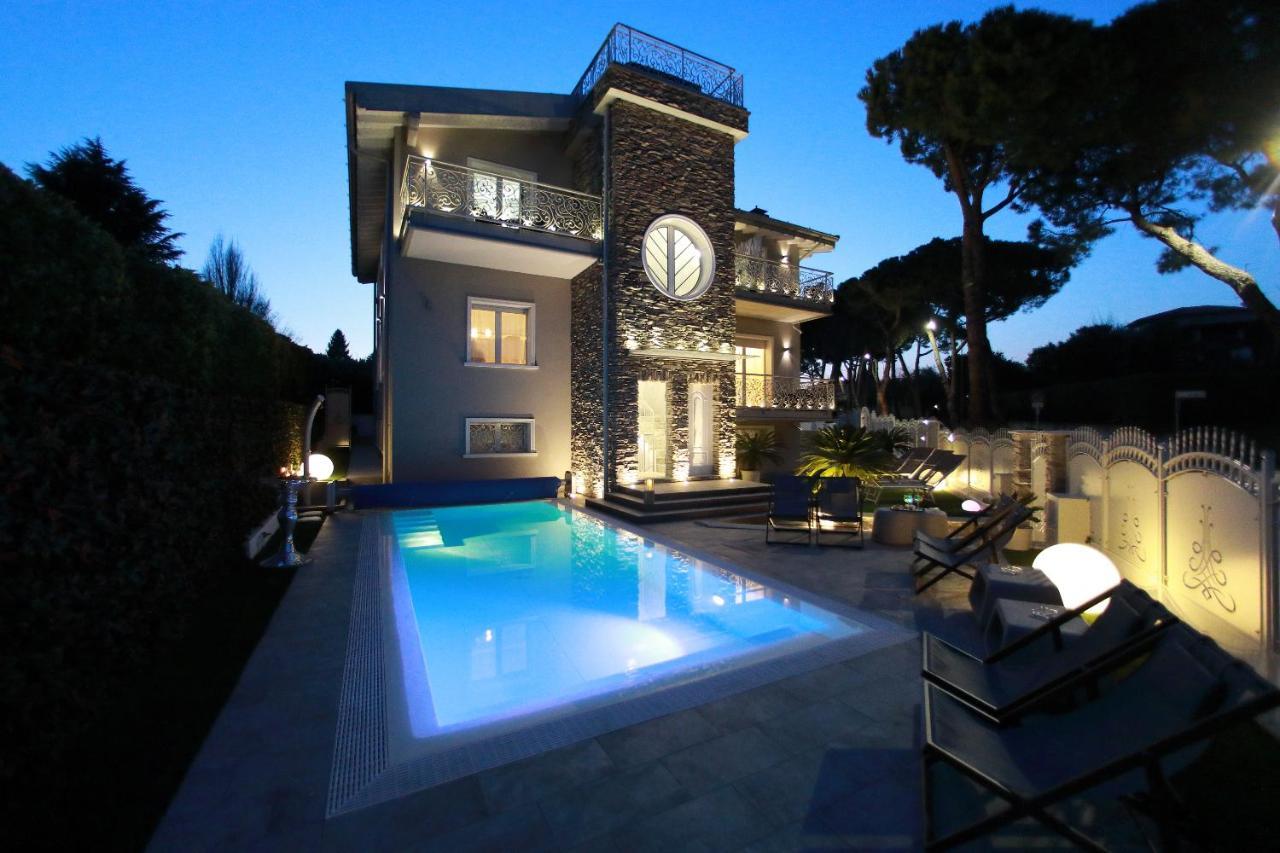 B&B Bellavista Exclusive In Zona Centrale Con Piscina Riscaldata E Jacuzzi Vista Lago Ντεζεντσάνο ντελ Γκάρντα Εξωτερικό φωτογραφία